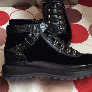 NWOT Giorgio Armani Leather/Velvet Boots - Sz 8.5